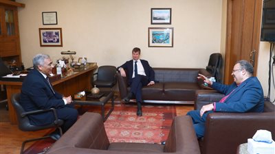 رئيس الإنجيلية يستقبل السفير البلجيكي بكنيسة قصر الدوبارة