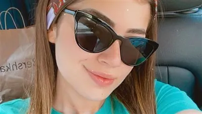 بهذه الكلمات.. ليلى أحمد زاهر تهنئ والدها على فيلمه الجديد 