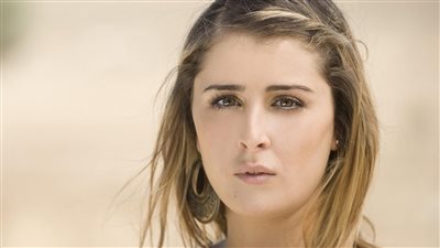 فان دام يتعاطف مع عائشة بن أحمد ورامز يصر على إجراء المقلب