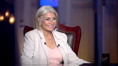 سوسن بدر تكشف عن حقيقة خطوبتها وسر صورة ارتداءها فستان سندريلا