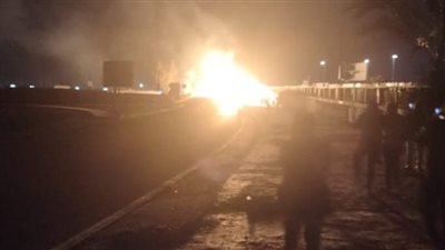 السيطرة على حريق هائل بماسورة غاز أسفل كوبري ألماظة 