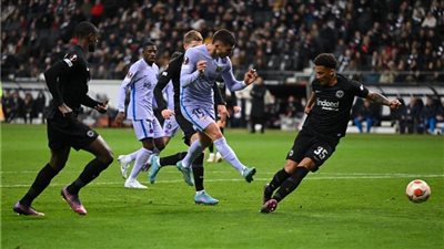 دون تشفير || قناة مفتوحة على النايل سات تنقل مباراة برشلونة ضد فرانكفورت في الدوري الأوروبي