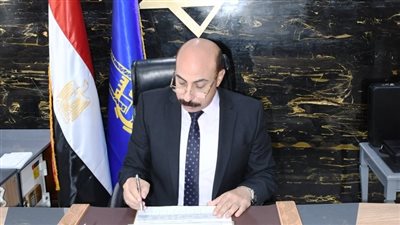 محمد أبو غنيمة سكرتيرا عاما وفاطمةسكرتير مساعد بمحافظة أسوان