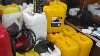 ضبط زيوت ومواد غذائية مجهولة المصدر خلال حملات مفاجئة بالعاشر من رمضان