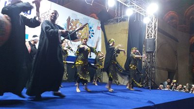 فن شعبي وموسيقي عربية على مسرح الشاعر بالمعز