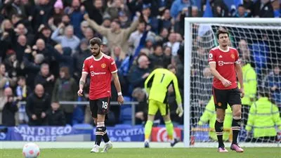 بسبب أدائه الكارثي.. نجم مانشستر يونايتد يتلقى تهديدات بتفجير منزله