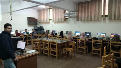  علوم سوهاج تنظم دورات مجانية في التحول الرقمي للمتفوقين 