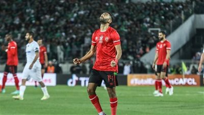 فحوصات طبية لحسين الشحات قبل إجراء جراحة غضروف الركبة