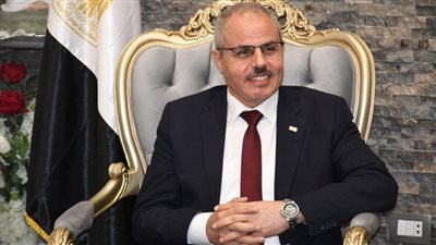 رئيس جامعة قناة السويس يهنئ البابا تواضروس بعيد القيامة المجيد