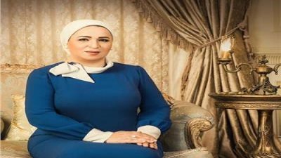 هكذا نعت السيدة انتصار السيسي الملكة إليزابيث الثانية 