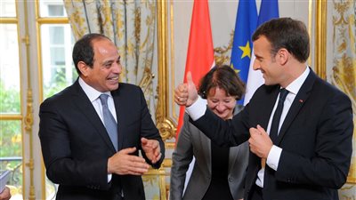 الرئيس السيسي يهنئ نظيره الفرنسي بفوزه في الانتخابات الرئاسية لفترة جديدة