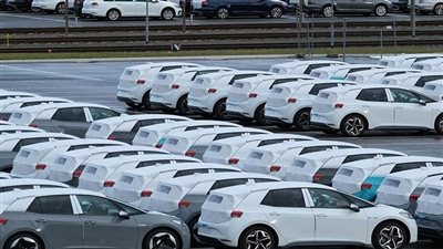 تجار السيارات: توقيت قرار إلزام وكلاء بيع السيارات بسعر محدد خاطئ 