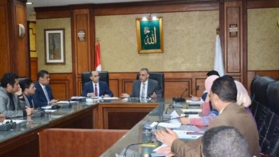 محافظ سوهاج يترأس اجتماع اللجنة العليا لضبط منظومة العمران وحوكمة التراخيص