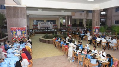 تربية سوهاج ترسم البهجة على وجوه الأطفال الأيتام في حفل إفطار جماعي