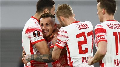 لايبزيج وآينتراخت فرانفكورت يقتربان من نهائي الدوري الأوروبي