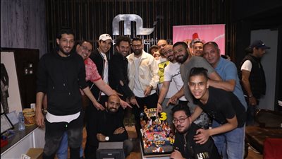 إبراهيم السمان يحتفل بنجاح برنامج كريزي تاكسي بحضور المنتج مصطفى السويفى