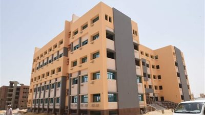 يوليو المقبل.. الانتهاء من مباني كليتي الصيدلة والحسابات بجامعة سوهاج الجديدة