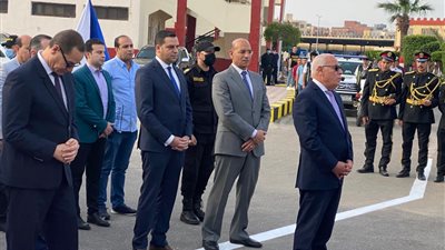 محافظ بورسعيد يهنئ رجال الشرطة بعيد الفطر المبارك