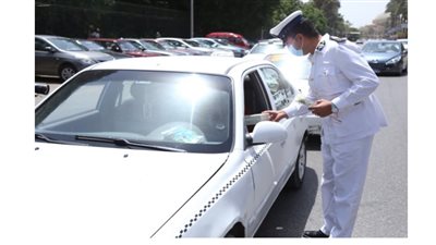 الداخلية تشارك المواطنين الاحتفال بعيد الفطر المبارك وتواصل توزيع الهدايا