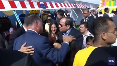 شاهد.. حوار بين السيسي ونشأت الديهي وعمرو الليثي باحتفالية عيد الفطر 