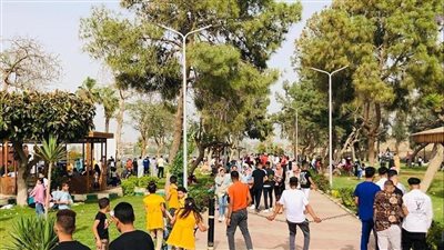 إقبال كثيف على زيارة حدائق الري بالقناطر والمركز الثقافى الأفريقي بأسوان