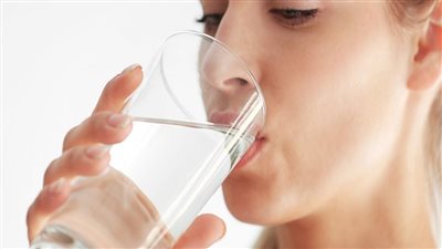 هاني الناظر يكشف مفاجأة عن أهمية شرب المياه (فيديو)