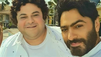 بهذا الطريقة.. مدحت تيخا يروج لفيلم 