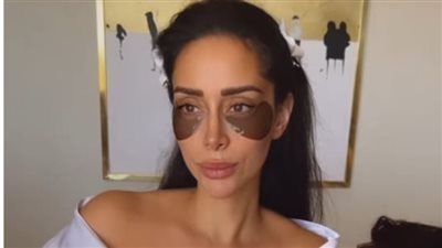 بالروب الأبيض.. بسنت شوقي تستعد لحفل زفافها