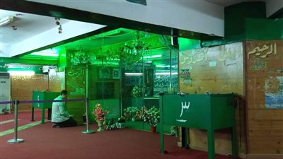 اللحظات الأولى عقب فتح مقام المرسي أبو العباس بالإسكندرية (فيديو وصور)