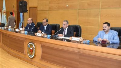 بمشاركة زعيم 