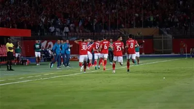 الأهلي يكتفي بهدف وحيد في وفاق سطيف خلال الشوط الأول بنصف نهائي دوري أبطال إفريقيا
