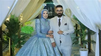 في ليلة السحر والجمال.. عامر عفيفي يتغنى مع الأميرة دعاء جمال في حفل خطبتهما.. وأسرة 