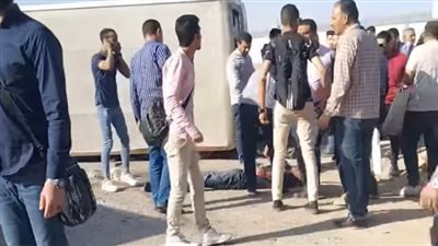 انقلاب أتوبيس عمال في الإسكندرية (صور)