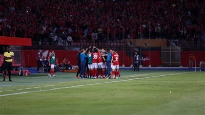 عاجل.. نجم الأهلي يتعرض للإصابة قبل مواجهة وفاق سطيف