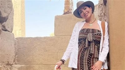 من الأقصر.. نسرين طافش تغازل جمهورها ومحبيها 