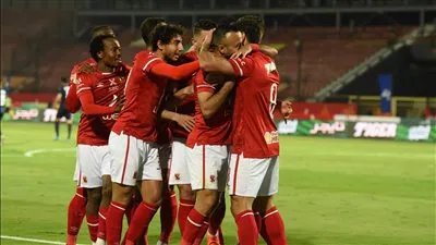 تعرف على مُعلق مباراة الأهلي ووفاق سطيف اليوم السبت 