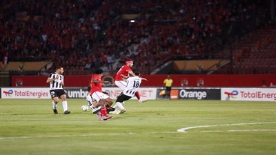 عاجل.. أحمد عبد القادر يصعق سطيف بالهدف الأول للأهلي (فيديو)