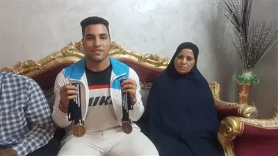 محمود جمال.. قصة بطل فيومي حصد ذهبية الخطف وبرونزية المجموع ببطولة العالم لشباب رفع الأثقال (فيديو)