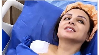 أنغام في أحدث ظهور لها بجانب ابنها داخل المستشفى 