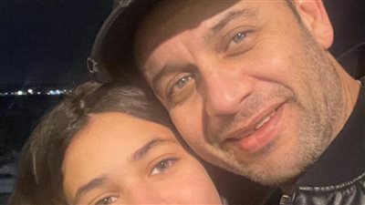 بهذه الكلمات.. مصطفى قمر يحتفل بعيد ميلاد ابنته 