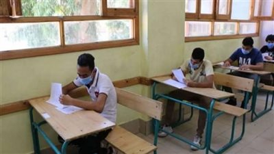 اليوم.. طلاب أولي ثانوي يؤدون امتحاني اللغة الثانية والتاريخ