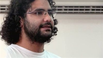 علاء عبد الفتاح للنيابة: أضربت عن الطعام جزئيا بـ 