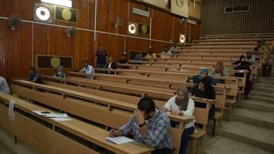 ٢٣٠ طالب يؤدون امتحانات القبول ببرنامج التعليم المدمج بجامعة سوهاج