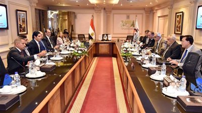 تعاون بين العربية للتصنيع والمصريين للاستثمار لتصنيع منظومات النقل الذكية