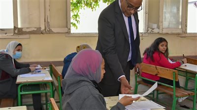 99.98 % من طلاب الصف الثاني الثانوي يؤدون امتحان 