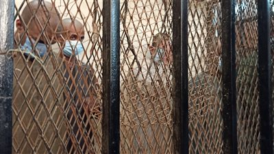 بكاء وانهيار أحد المتهمين في قضية مستريح أسوان: 