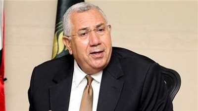 وزير الزراعة: 