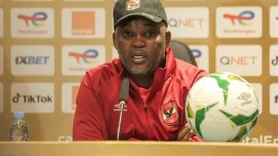 موسيماني يُقرر رحيل ظهير الأهلي في الميركاتو الصيفي