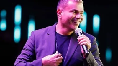 عمرو دياب يحيي حفلا غنائيا في الشيخ زايد والجمهور يغني معه 