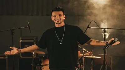 حودة بندق يتصدر 